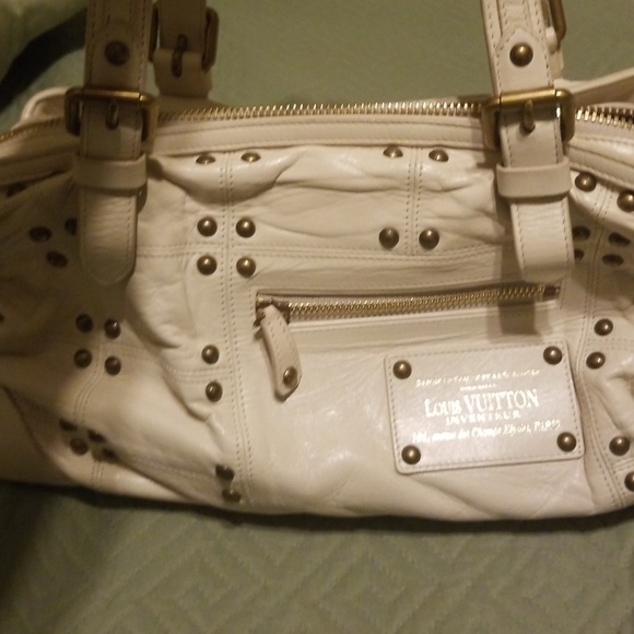 Louis Vuitton studded riveting white lambskin - Picture 2 of 3